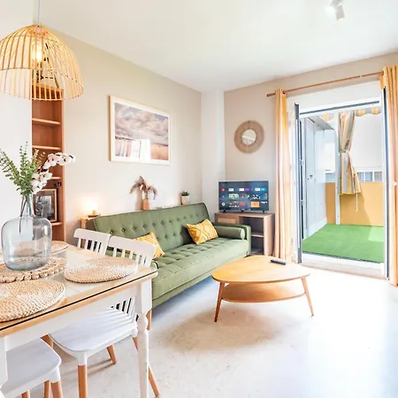 Atico Con Terraza Junto A La Catedral Apartment